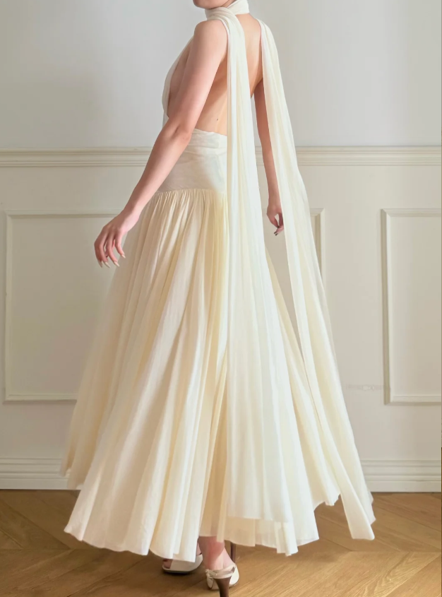 Elegantes Off-White Neckholder V-Ausschnitt Rückenfreies Plissiertes Chiffon A-Linien Langes Ballkleid Abendkleid P4877