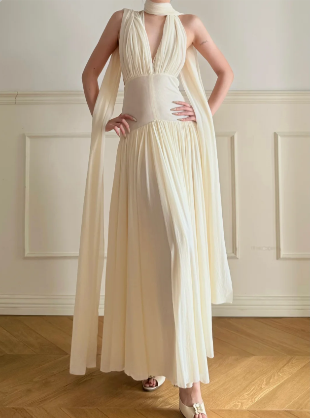 Elegantes Off-White Neckholder V-Ausschnitt Rückenfreies Plissiertes Chiffon A-Linien Langes Ballkleid Abendkleid P4877