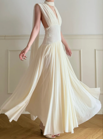 Elegantes Off-White Neckholder V-Ausschnitt Rückenfreies Plissiertes Chiffon A-Linien Langes Ballkleid Abendkleid P4877