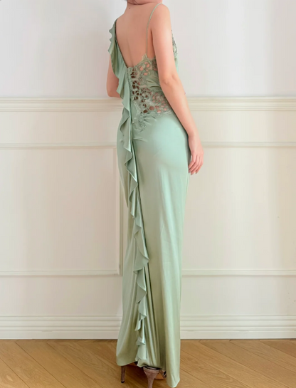 Elegantes grünes V-Ausschnitt Meerjungfrauenkleid mit Rüschen, Cut-Outs, Spitze und Satin, langes Ballkleid Abendkleid P4881