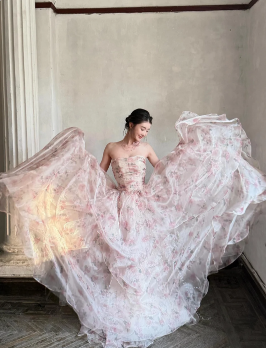 Belle robe de bal ou de soirée bustier en organza à imprimé rose rose à volants avec traîne P4891