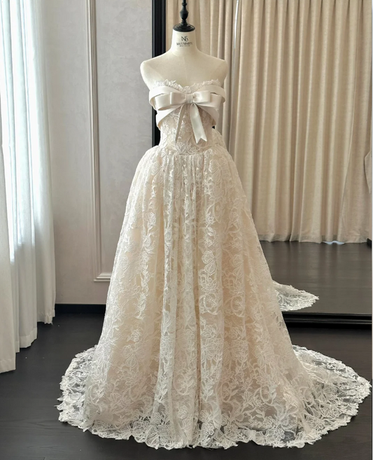 Vintage Off-White Strapless Satin Bow Lace Train Wedding Dress P4893