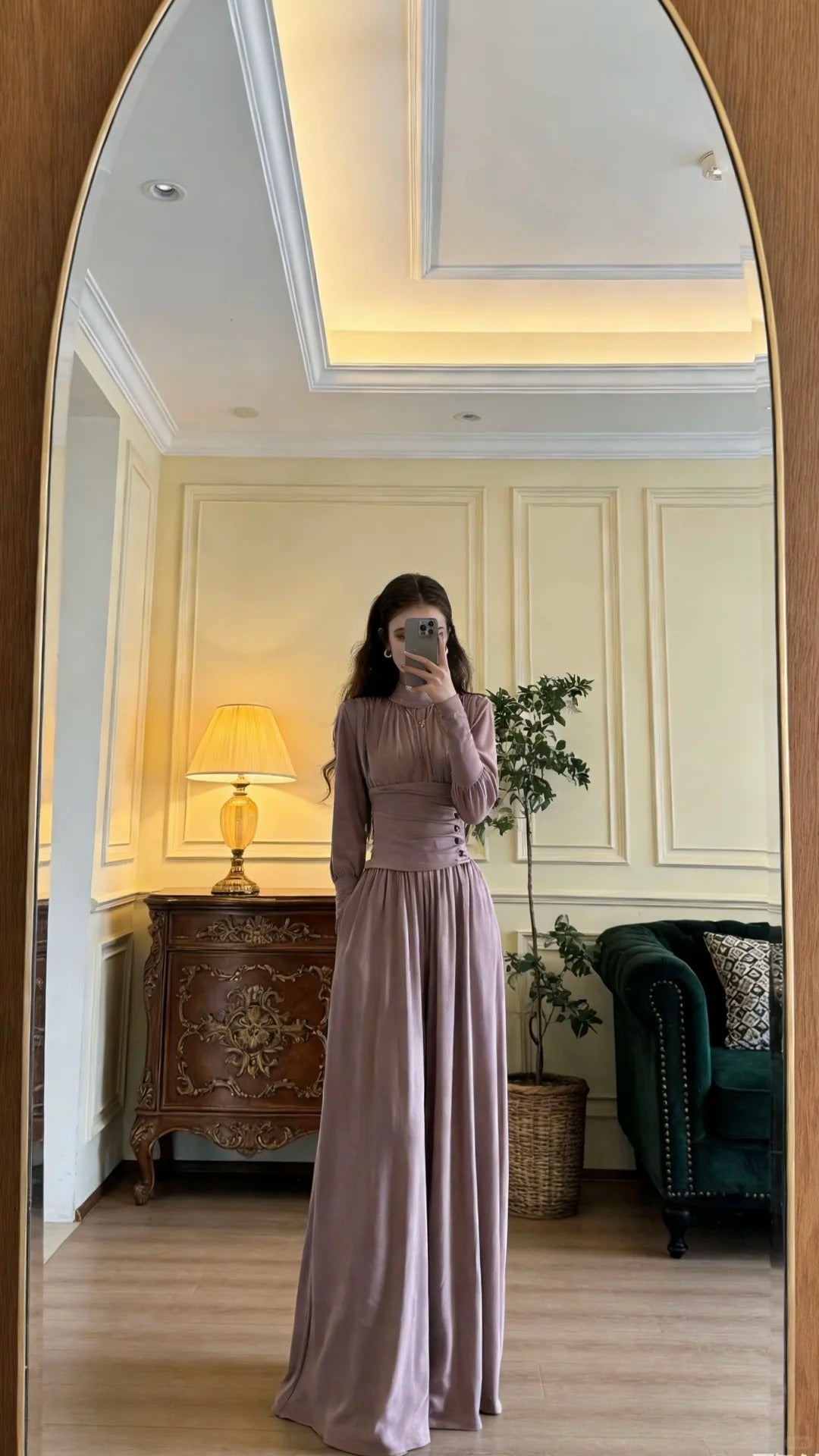 Elegantes staubiges Lila Stehkragen Langarm Tailliert Samt Langes Ballkleid Abendkleid P4897