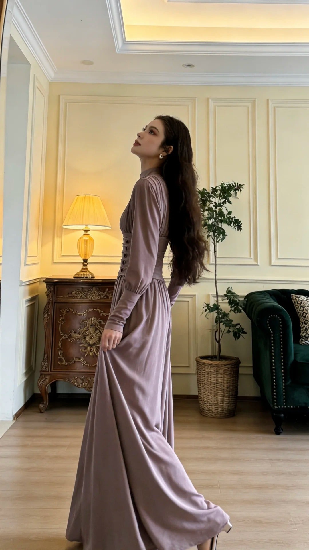 Elegantes staubiges Lila Stehkragen Langarm Tailliert Samt Langes Ballkleid Abendkleid P4897