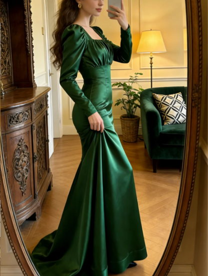 Vintage Dunkelgrünes Meerjungfrauen-Abendkleid aus Satin mit eckigem Ausschnitt und langen Ärmeln P4898