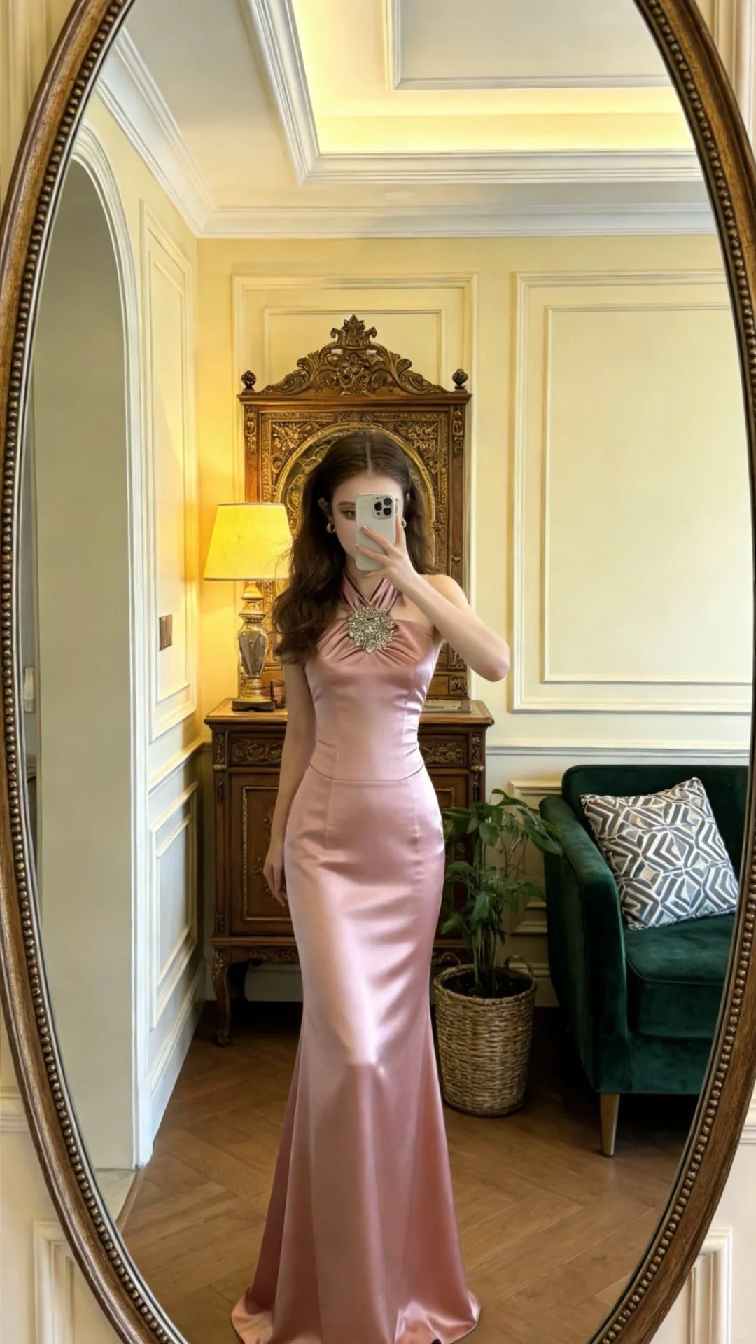 Elegantes pinkfarbenes Neckholder-Meerjungfrauen-Abendkleid aus Satin mit Kristallen, langes Ballkleid P4899