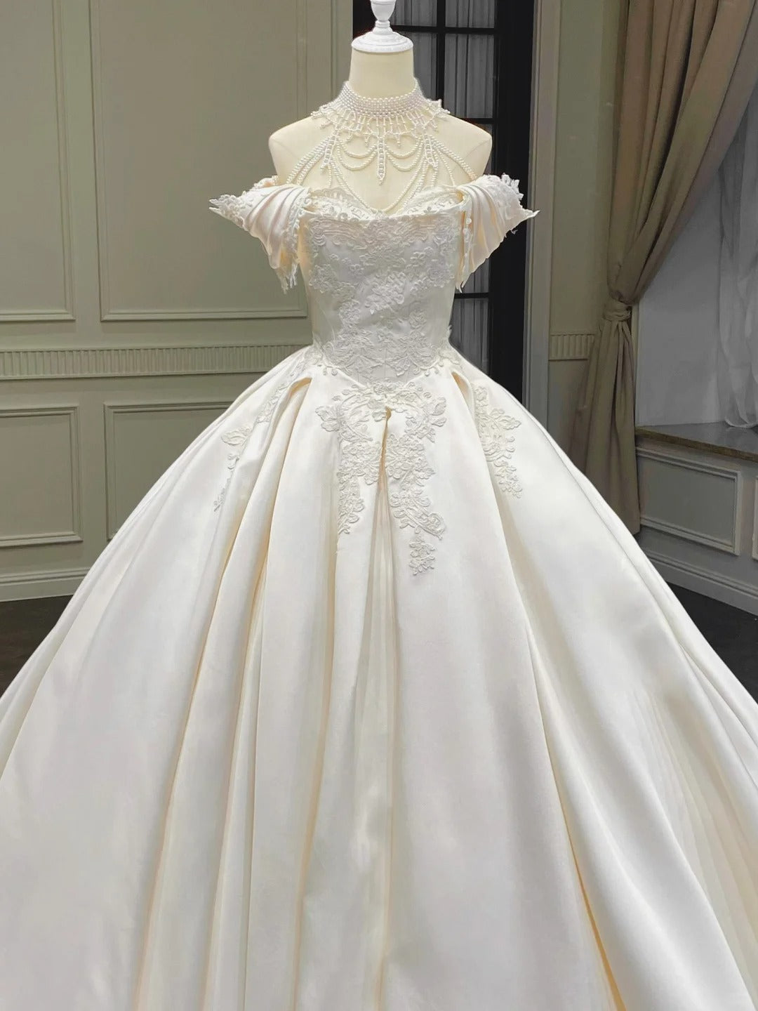 Vintage Palace Ivory Off-the-shoulder Lace Embroidered  Ball Gown Satin Wedding Dress P4090