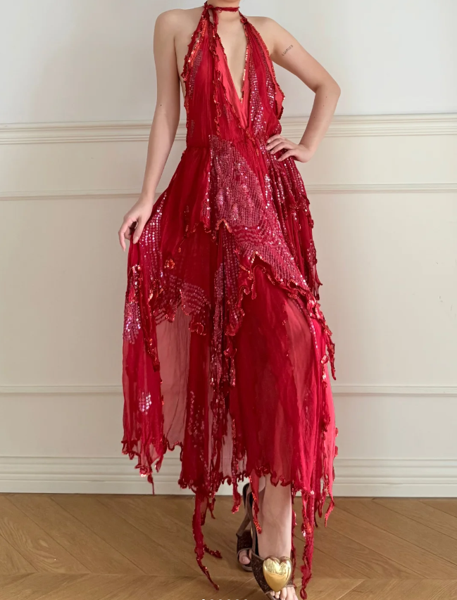 Atemberaubendes rotes Neckholder-rückenfreies Pailletten-Tüll-Abendkleid/Ballkleid mit unregelmäßigem Saum P4902
