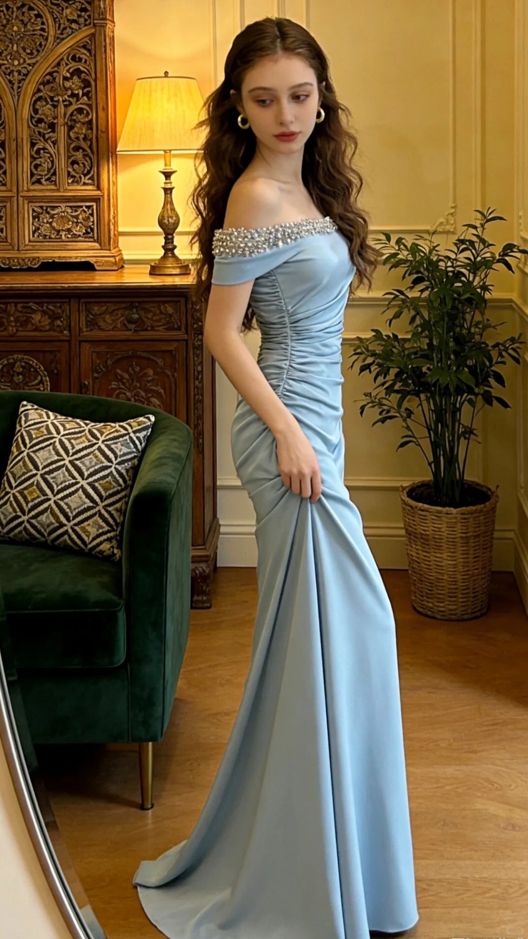 Wunderschönes blaues schulterfreies Meerjungfrauen-Abendkleid aus Satin mit Perlen P4904