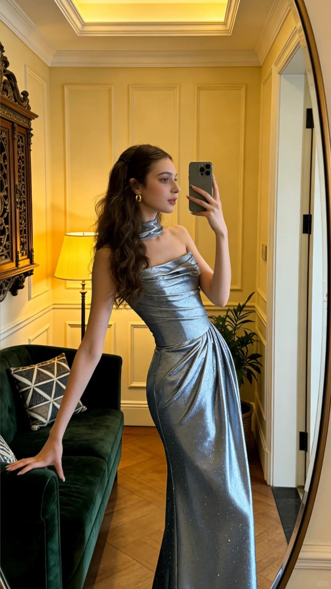 Elegantes silbergraues Meerjungfrau-Abendkleid aus gerafftem Strass-Satin, langes Ballkleid P4906