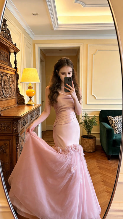 Süßes rosafarbenes trägerloses Meerjungfrauen-Abendkleid aus Satin-Tüll mit 3D-Blumenmuster P4909