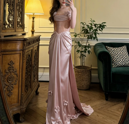 Elegantes rosa Spaghettiträger-Kleid mit 3D-Blumen aus Satin mit Schleppe für Abschlussball und Abend P4910