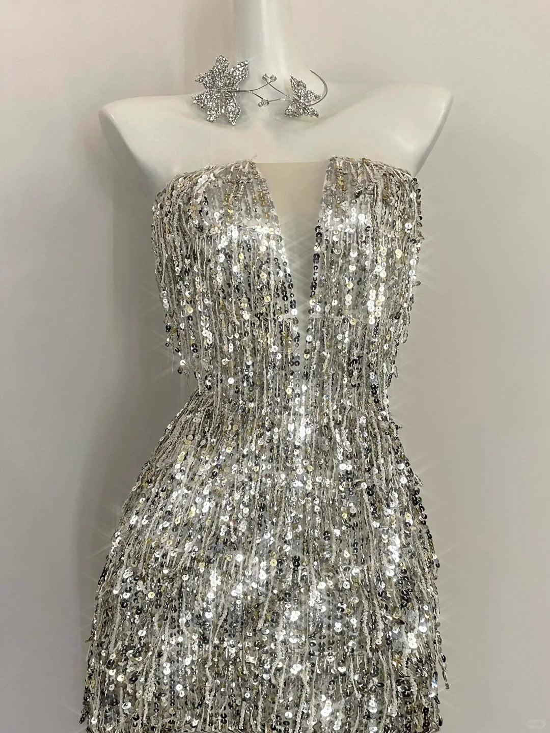Glänzendes Silberweißes Slim-Fit Tube Top Pailletten Quaste Langes Ballkleid Abendkleid P4095