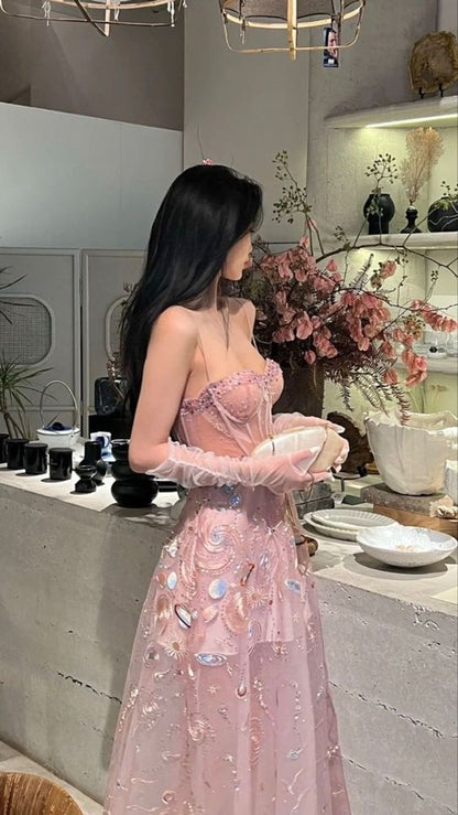 Feenhaftes A-Linien-Träger-Abendkleid aus rosa Spitze P1260