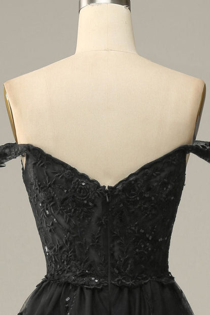 Robe de bal longue en dentelle noire, coupe trapèze, épaules dénudées, avec fente haute P1513