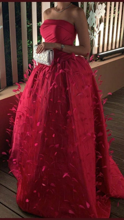 Robe de bal bustier longue rose vif avec plumes P1517