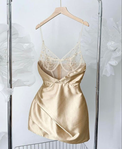 Robes de 18e anniversaire courtes évasées à bretelles simples P1760