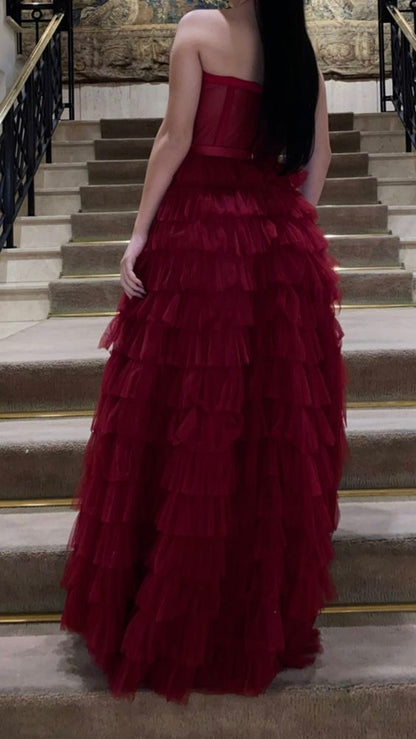 Robe de bal longue bustier en tulle étagé bordeaux P1896