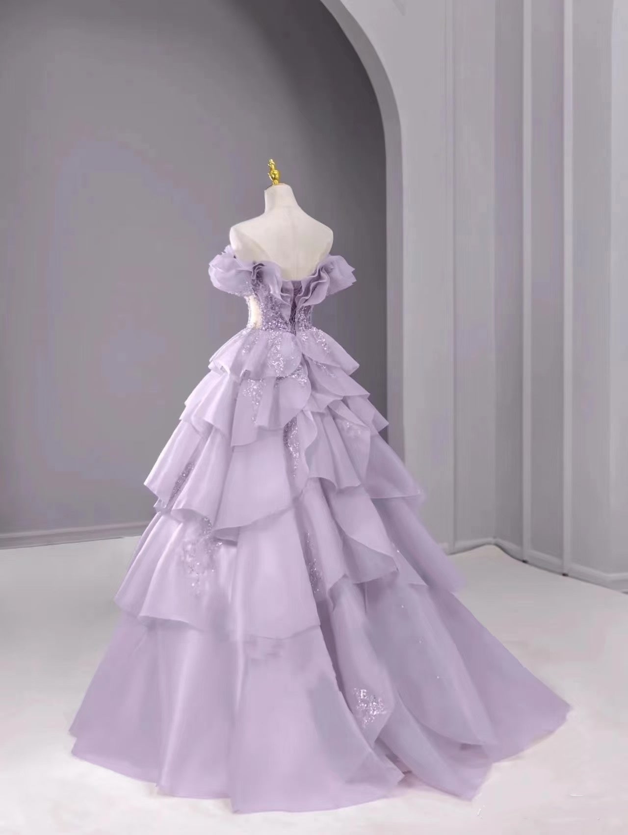 Feenhaftes A-Linien-Abendkleid mit Carmen-Ausschnitt in Lila P2045