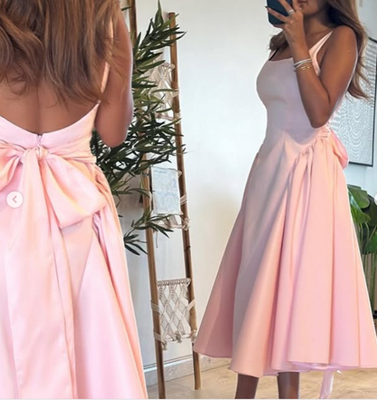 Süßes A-Linien-Träger-Ballkleid aus rosa Satin in Teelänge mit Schleife P2416