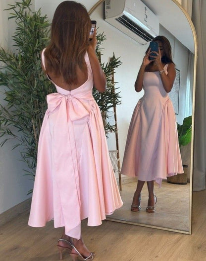 Süßes A-Linien-Träger-Ballkleid aus rosa Satin in Teelänge mit Schleife P2416