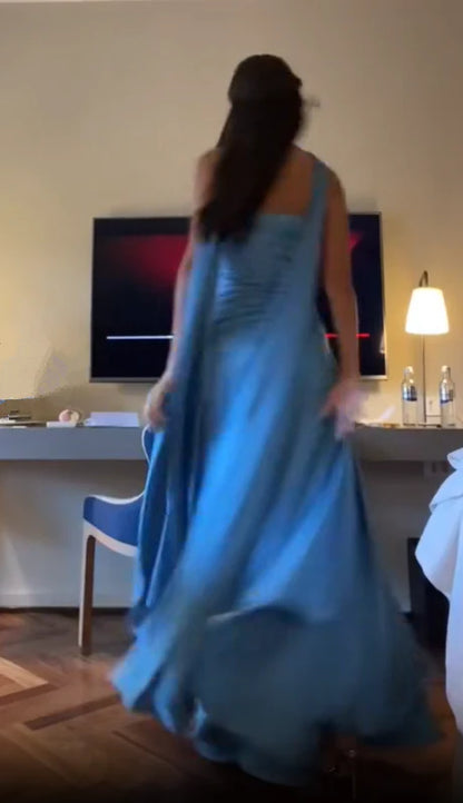 Einfache A-Linien-Spaghettiträger Blaue Satin-Ballkleider Geburtstags-Outfits P2450