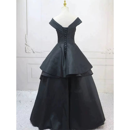 Hübsches Ballkleid Schulterfrei Schwarz Satin Abschlussballkleider Abendkleid P2460