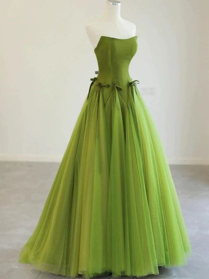 Hübsches Ballkleid Trägerloses Knospengrün Tüll Abschlussballkleid Abendkleid P2464