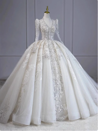 Langärmeliges, luxuriöses, bodenlanges, weißes Brautkleid im französischen Stil mit V-Ausschnitt P2483