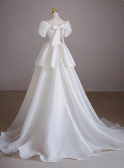 Robe de mariée simple et légère française, ligne A, tulle, avec liens, manches courtes, blanche P2496