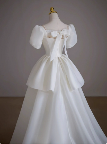 Robe de mariée simple et légère française, ligne A, tulle, avec liens, manches courtes, blanche P2496