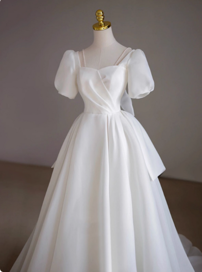 Robe de mariée simple et légère française, ligne A, tulle, avec liens, manches courtes, blanche P2496