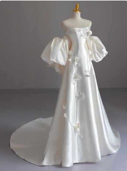 Robe de mariée bustier élégante en satin blanc sans manches P2499