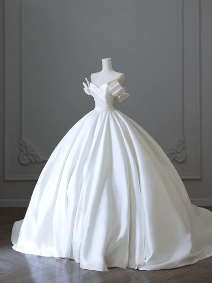 Robe de mariée blanche légère en satin élégante à nœud et col en V classique P2501
