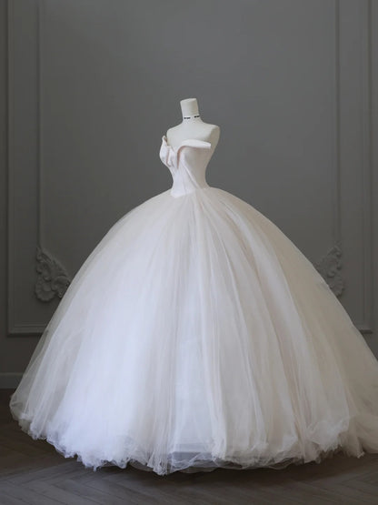 Elegantes elfenbeinfarbenes, fließendes Tüll-Prinzessinnenbrautkleid P2504