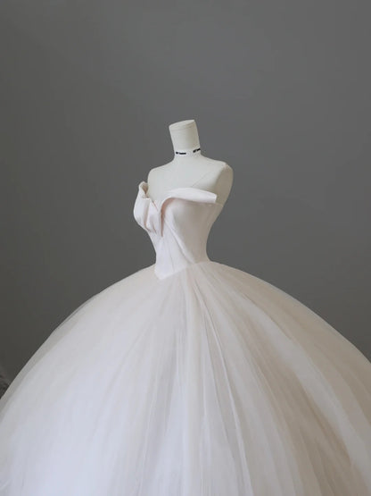 Elegantes elfenbeinfarbenes, fließendes Tüll-Prinzessinnenbrautkleid P2504