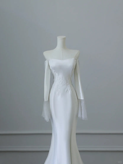 Elegant White Round Neck Lace Sleeveless Mermaid Satin Wedding Dress P2530