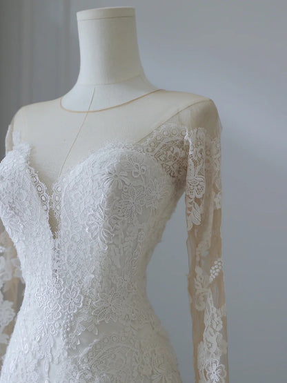 Robe de mariée sirène en tulle à col rond et manches longues en dentelle vintage P2536