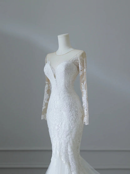 Robe de mariée sirène en tulle à col rond et manches longues en dentelle vintage P2536
