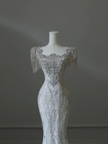 Illusion-Meerjungfrauen-Brautkleid P2542 mit quadratischem Ausschnitt, glänzend und perlenbestickt