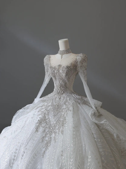Französisches Retro glänzendes Strass-Rundhals-Spitzen-Langarm-bodenlanges Hochzeitskleid P2544