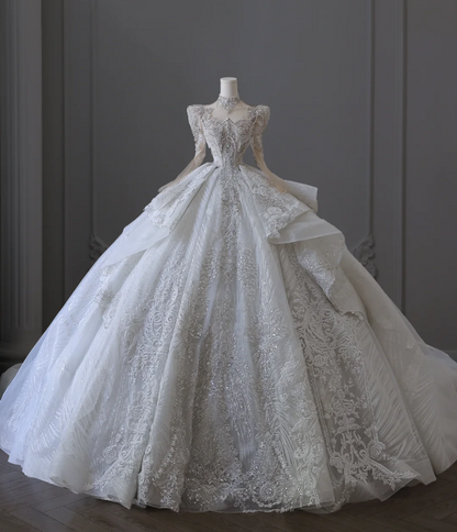 Luxuriöses französisches Retro-Brautkleid P2554 mit langen Ärmeln, Perlen und bodenlanger Prinzessinnen-Silhouette
