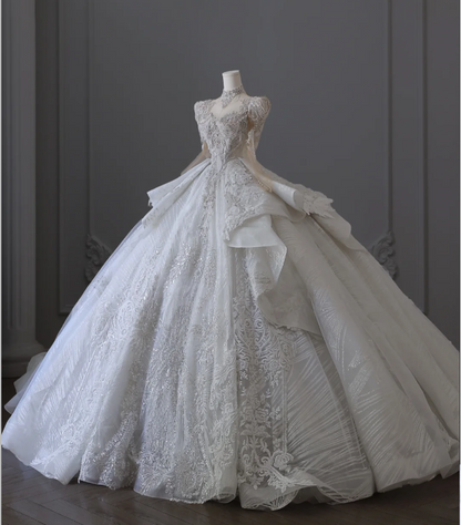 Luxuriöses französisches Retro-Brautkleid P2554 mit langen Ärmeln, Perlen und bodenlanger Prinzessinnen-Silhouette