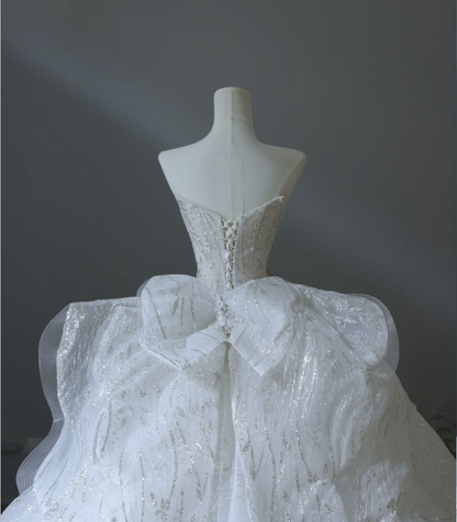 Robe de mariée bustier longue ornée de strass au dos, collection Princesse de rêve, P2558