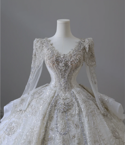 Luxuriöses, perlenbesetztes, langärmeliges, funkelndes Retro-Brautkleid im Palaststil, bodenlang P2581