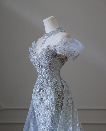Glänzendes blaues Meerjungfrau-Hochzeitskleid aus Tüll mit Strass-Spitze und Schleppe P2589