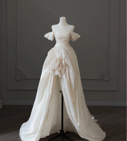 Élégante robe de mariée longue fendue aux épaules, ornée de roses 3D P2594