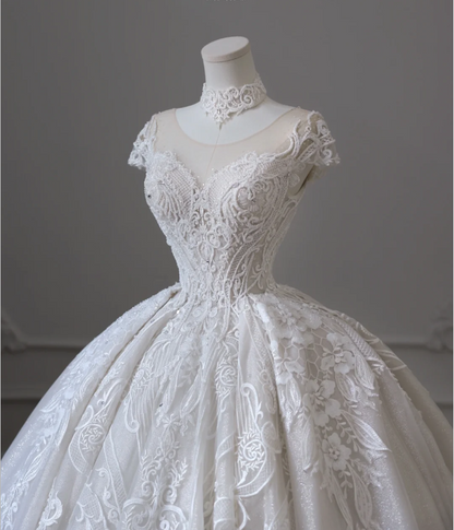Royal French Round Neck Besticktes Prinzessin Bodenlanges Hochzeitskleid P2595