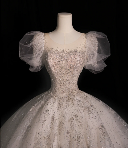 Kurzärmeliges A-Linien-Hochzeitskleid mit Rundhalsausschnitt aus Tüll und glitzernden Sternen P2607