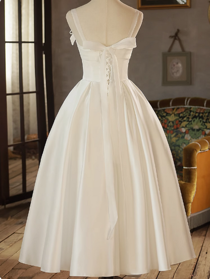 Weißes rückenfreies A-Linien-Hochzeitskleid P2618 aus Satin mit Spaghettiträgern und Schleife zum Binden